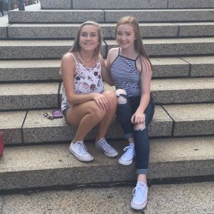 Meet your Posher, Julia